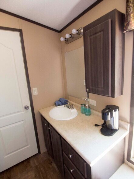 More Photos Of 4250 TX-154, Yantis Hotel For Sale