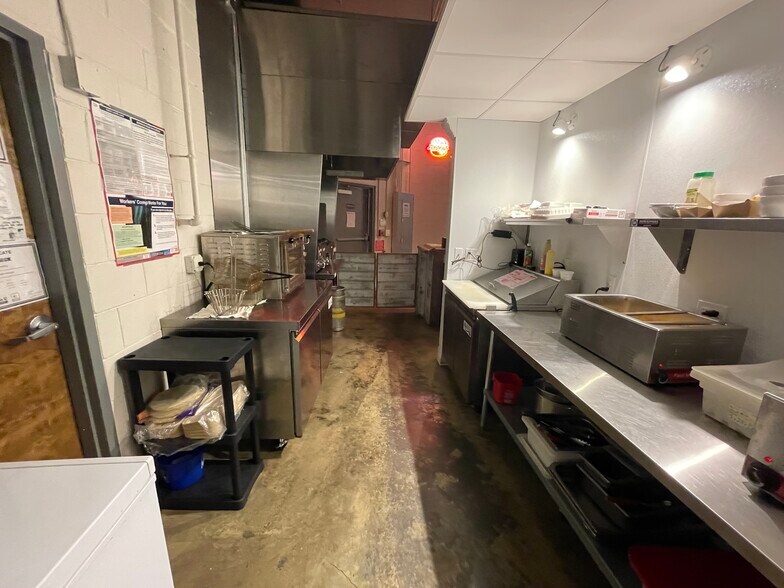 More Photos Of 24 E Magnolia Ave, Eustis Storefront For Lease