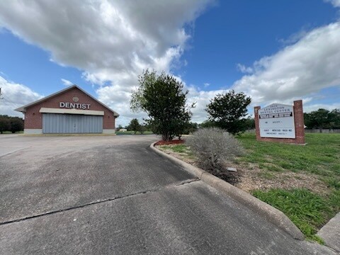 More Photos Of 3939 Lexington Blvd, Missouri City Medical For Sale