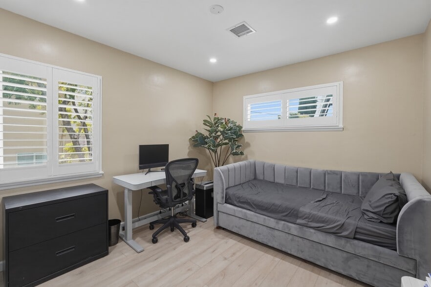 More Photos Of 5236 Bellingham Ave, Valley Village Apartments For Sale