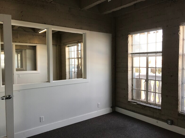 More Photos Of 500-502 University Ave, San Diego Loft Creative Space For Lease