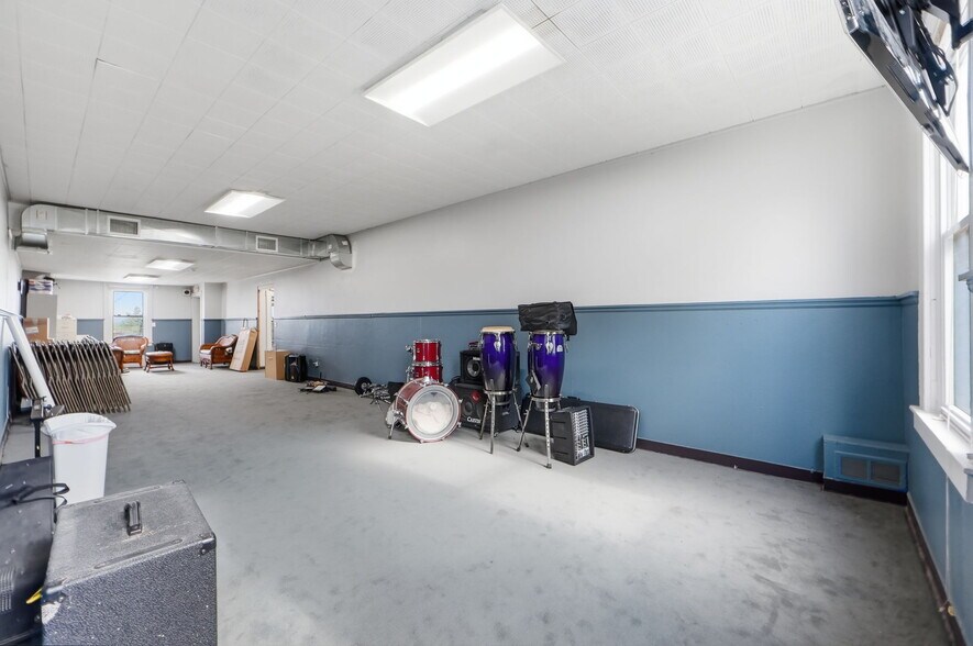 More Photos Of 401-407 N Patterson Park Ave, Baltimore Religious Facility For Sale