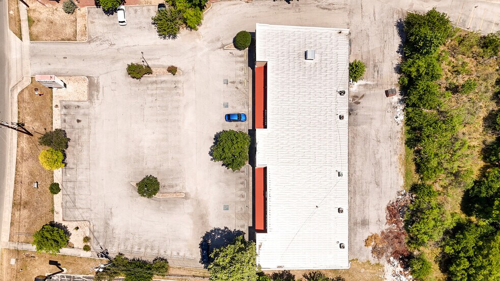 More Photos Of 9262 Culebra Rd, San Antonio Storefront Retail Office For Sale