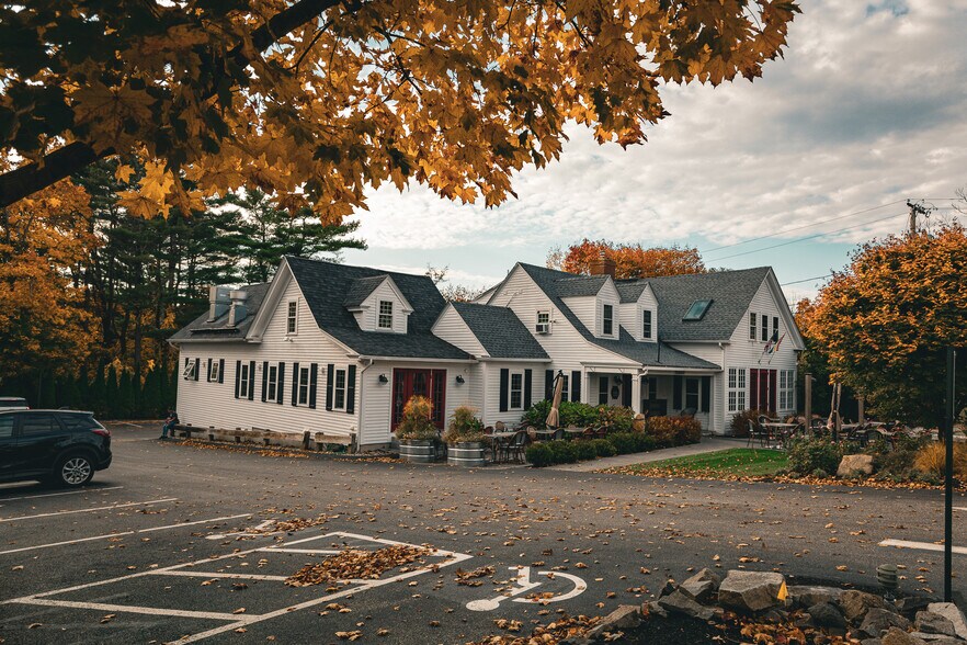 More Photos Of 262 Shore Rd, Ogunquit Restaurant For Sale