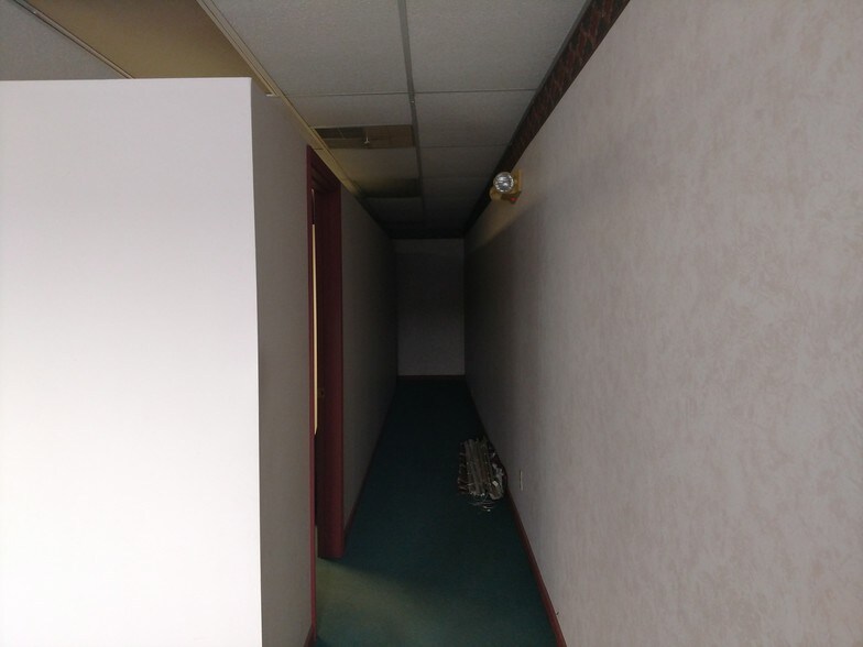 More Photos Of 5836 N Lapeer Rd, North Branch Storefront For Lease