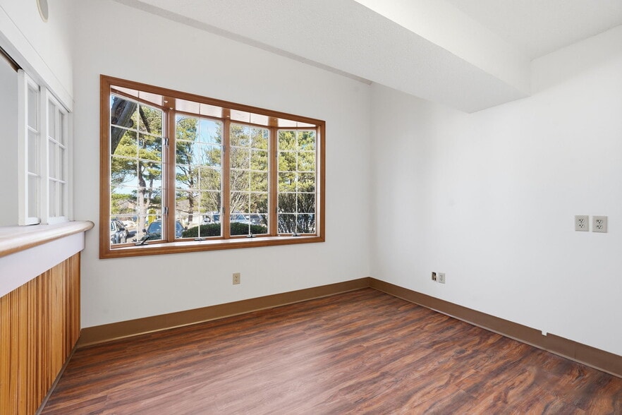 More Photos Of 1050 Sullivan Ave, South Windsor Medical For Sale