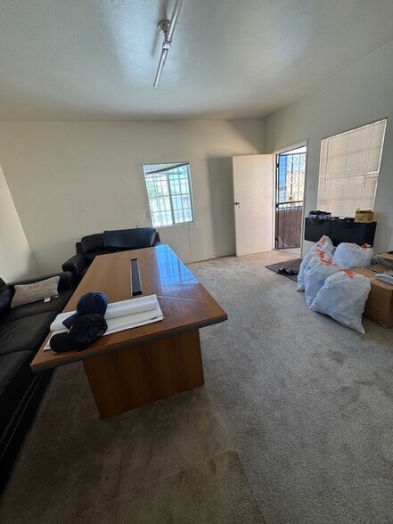 More Photos Of 1451-1453 Malvern Ave, Los Angeles Warehouse For Sale