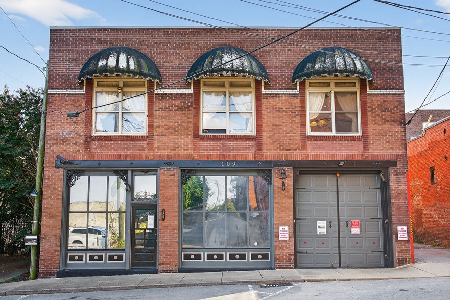 More Photos Of 109 7th Ave E, Springfield Flex For Sale