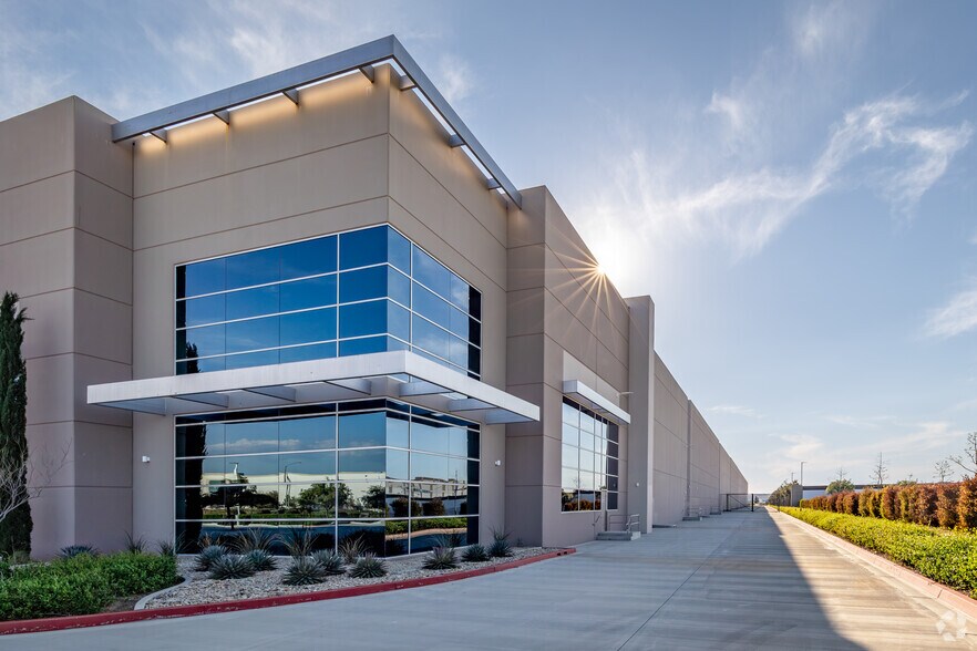 More Photos Of 17783 Indian St, Moreno Valley Distribution For Lease