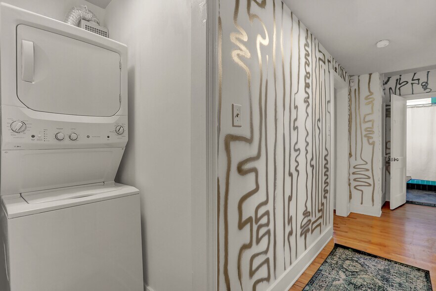 More Photos Of 2258 Young Ave, Memphis Loft Creative Space For Sale