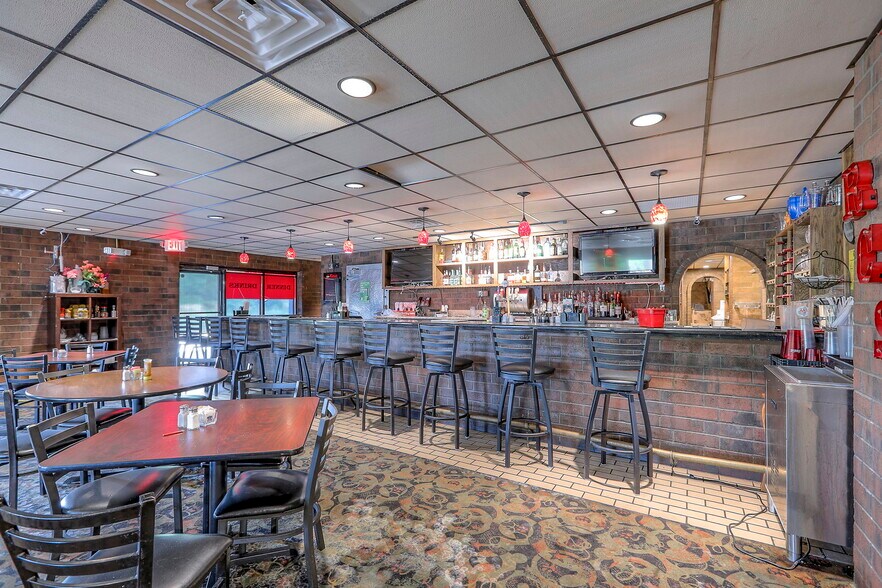 More Photos Of 330 E 135th St, Kansas City Restaurant For Sale