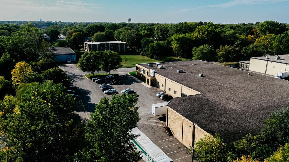 More Photos Of 4500 N Quebec Ave, Minneapolis Manufacturing For Sale