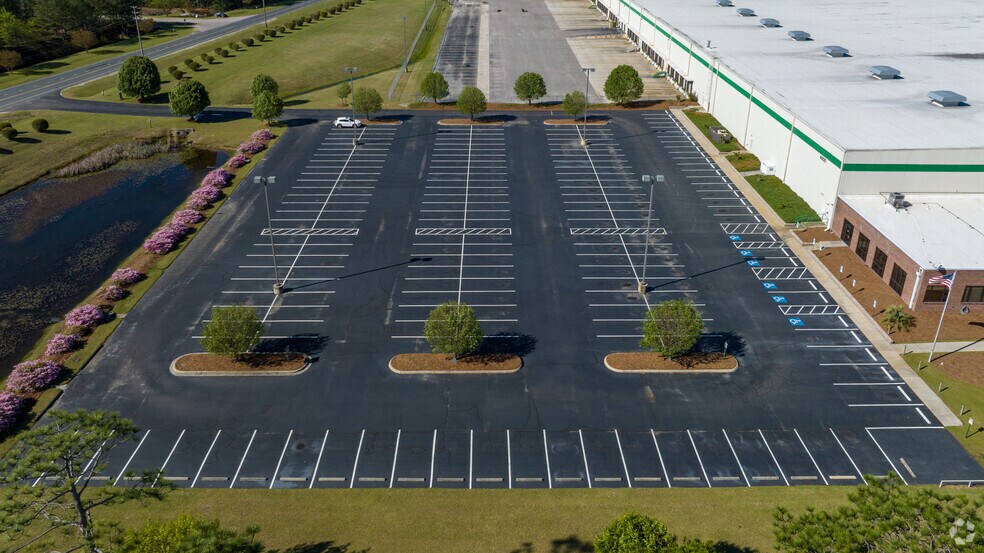More Photos Of 4800 Corporation Dr, Fayetteville Distribution For Lease