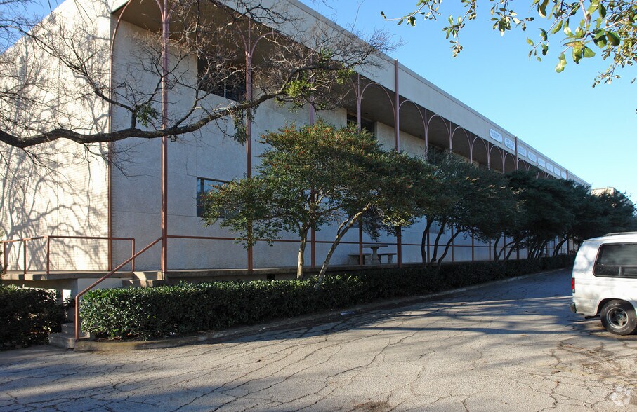 More Photos Of 6162 E Mockingbird Ln, Dallas Medical For Lease