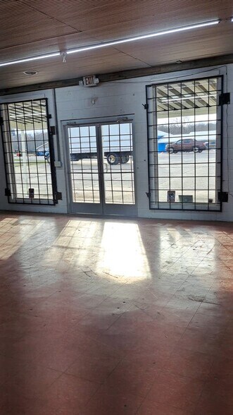 Primary Photo Of 6301 S York Hwy, Clarkrange Flex For Lease