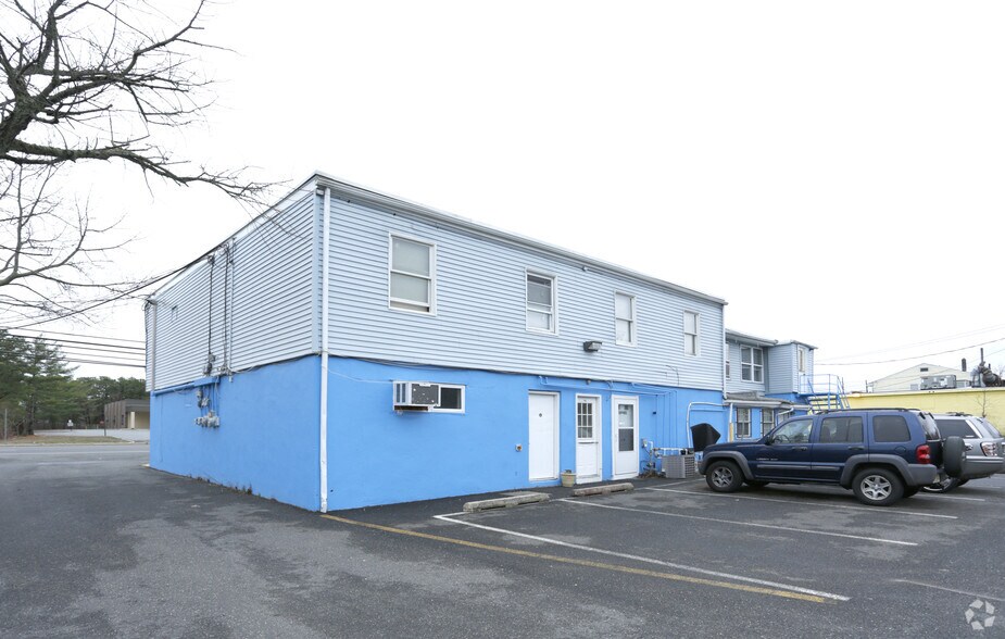 More Photos Of 231 Chambers Bridge Rd, Brick Unknown For Lease