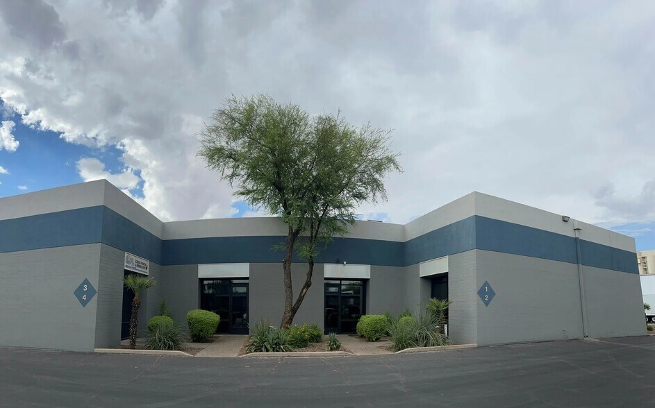 More Photos Of 2105 S Hardy Dr, Tempe Light Distribution For Lease
