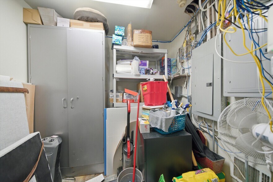 More Photos Of 2447 N Ashland Ave, Chicago Storefront Retail Residential For Lease