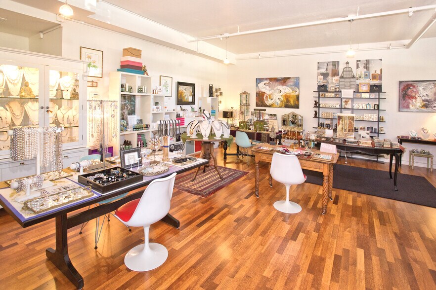 More Photos Of 7-9 Mariposa Ave, San Anselmo Storefront Retail Residential For Lease