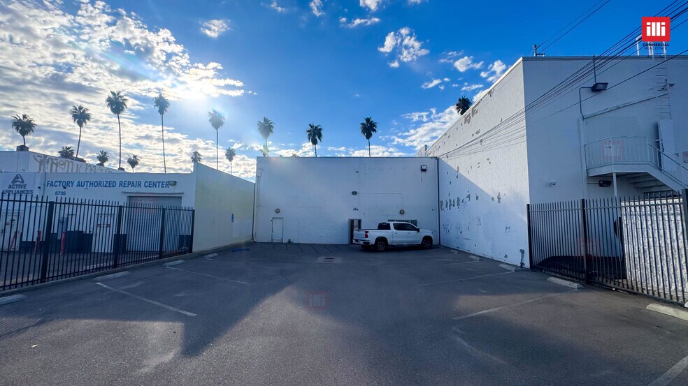 More Photos Of 6742 Van Nuys Blvd, Van Nuys Office For Lease