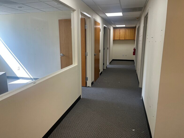 More Photos Of 792 S Main St, Mansfield Office For Lease