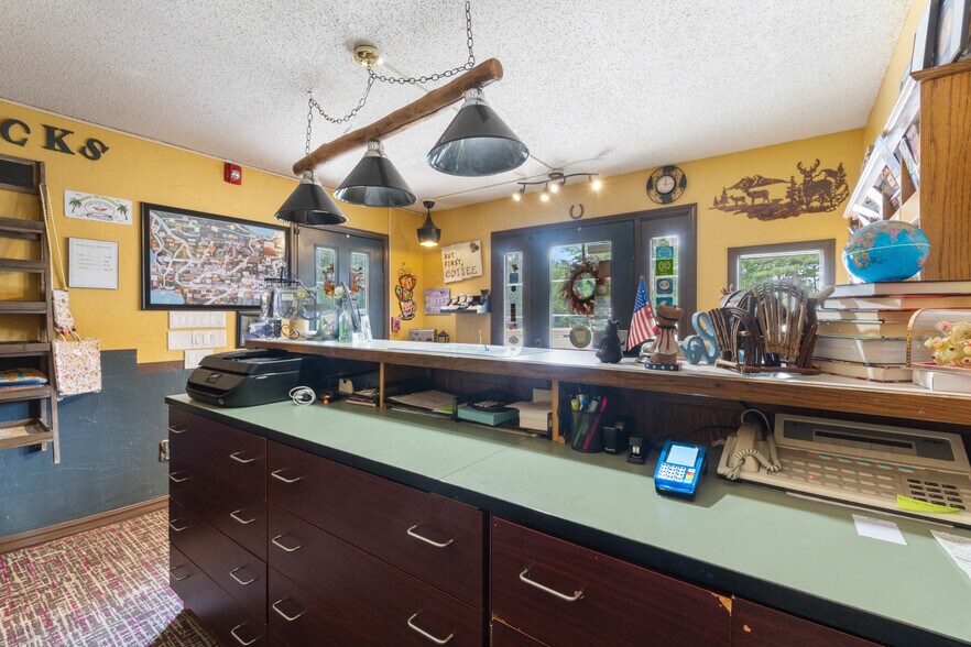 More Photos Of 3031 E Van Buren, Eureka Springs Hotel For Sale