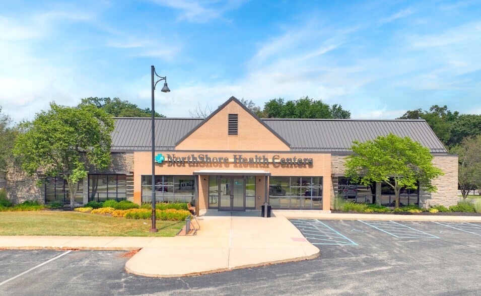 Primary Photo Of 200 3rd Ct SE, Demotte Medical For Sale