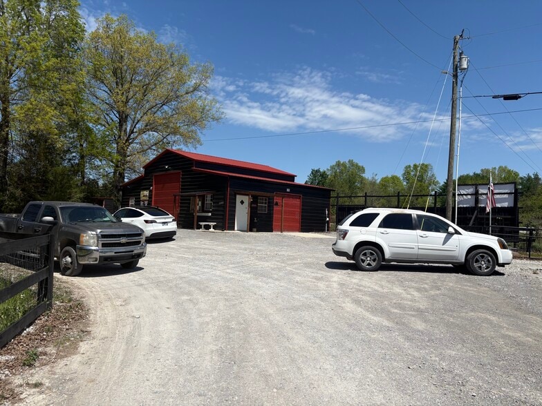 Primary Photo Of 210 Deepwell Woods Rd, Crab Orchard Multifamily For Sale