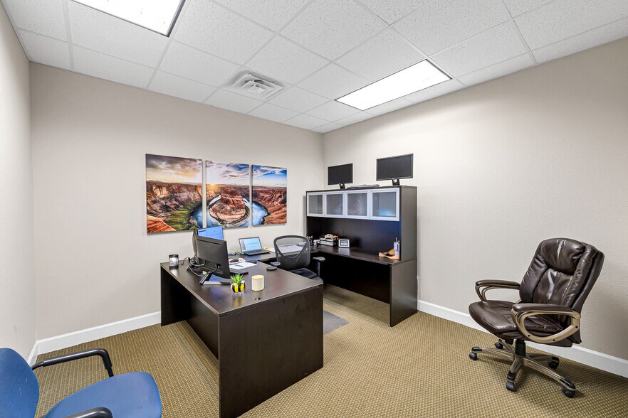 More Photos Of 1526 Katy Gap Rd, Katy Office For Sale