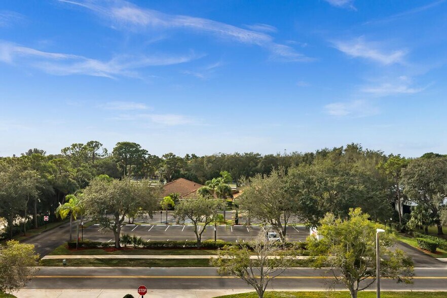 More Photos Of 353 Hiatt Dr, Palm Beach Gardens Schools For Sale