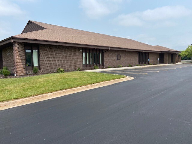 More Photos Of 600 S Nicolet Rd, Appleton Office For Lease