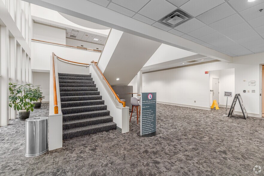 More Photos Of 4051 Ogletown Stanton Rd, Newark Office Residential For Lease