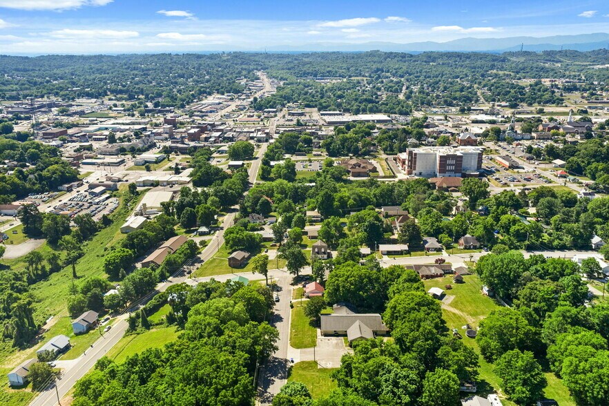 More Photos Of 825 Donna St, Morristown Apartments For Sale