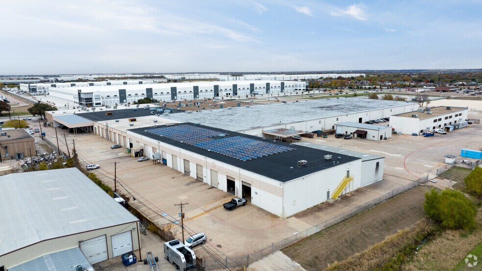More Photos Of 1400 Everman Pky, Fort Worth Warehouse For Lease