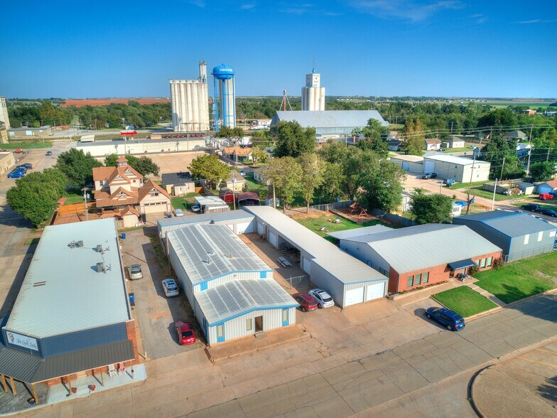 More Photos Of 219 N 6th St, Kingfisher Office For Sale