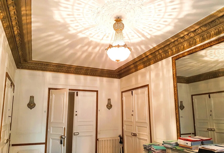 More Photos Of 90 Rue D'Amsterdam, Paris Office For Sale