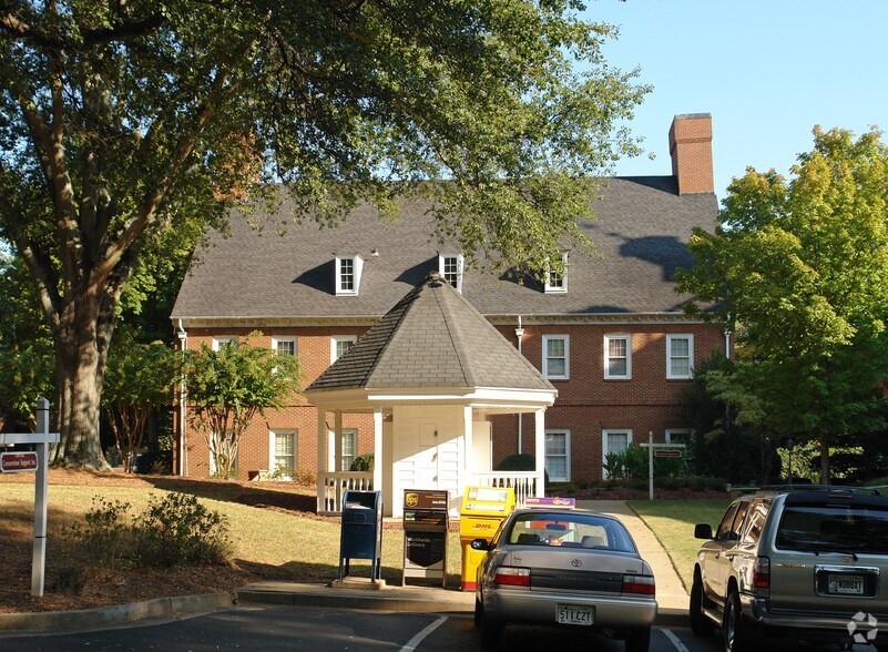 More Photos Of 11099 Houze Rd, Roswell Unknown For Lease