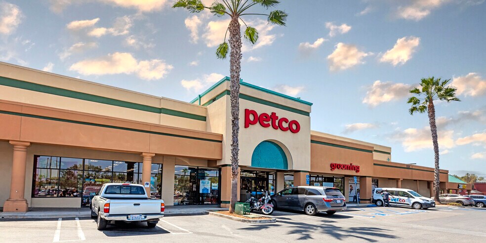 More Photos Of 500-550 Hacienda Dr, Vista Unknown For Lease