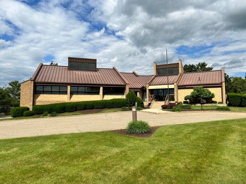 Primary Photo Of 5771 Mayfair Rd, North Canton Office Residential For Lease