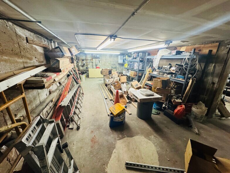 More Photos Of 816 Hempstead Tpke, Franklin Square Office For Sale