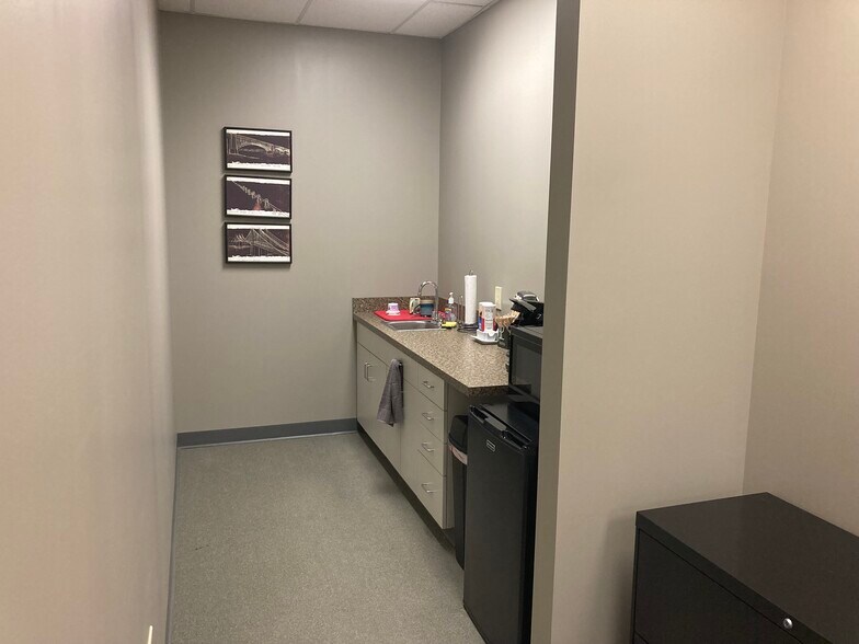 More Photos Of 400 S Greenwood Ave, Easton Office For Sale