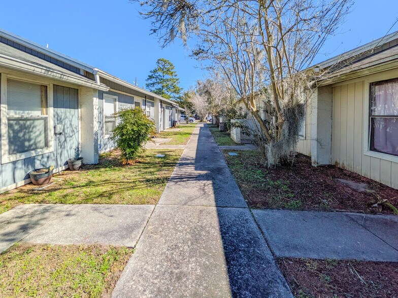 More Photos Of 7619 Indian Lakes Dr and 5126 Ricker Rd, Jacksonville Apartments For Sale