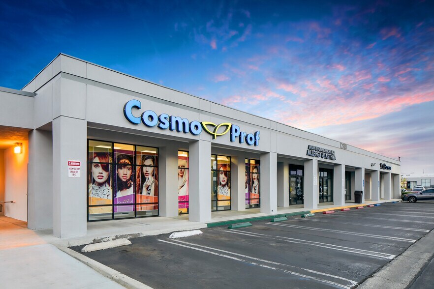 More Photos Of 12332-12424 Hesperia Rd, Victorville Unknown For Lease