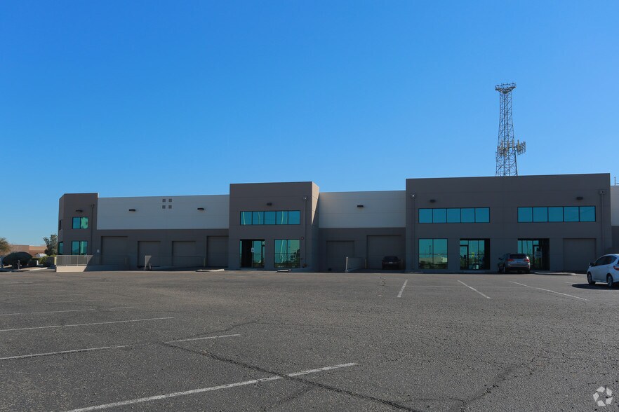 Primary Photo Of 4061 W Costco Dr, Tucson Warehouse For Lease