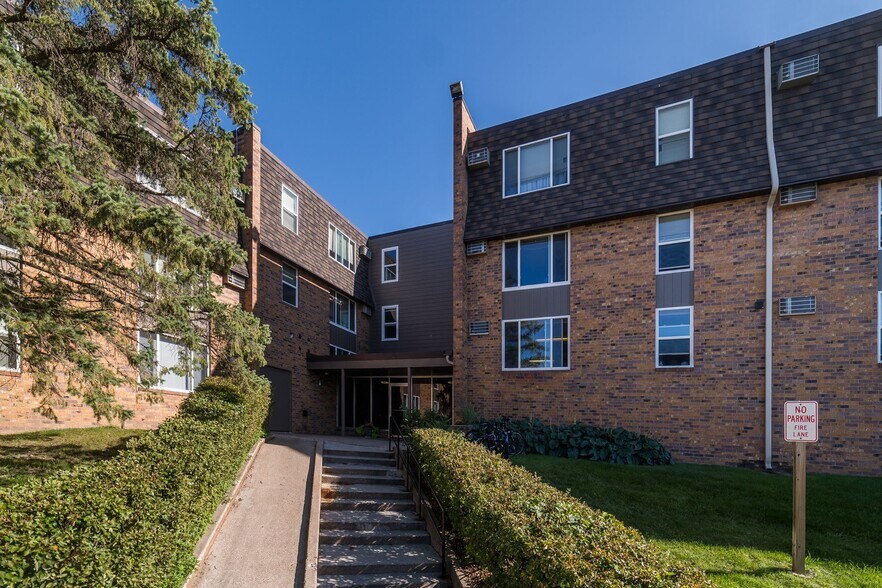 More Photos Of 2236 Lower Afton Rd, Saint Paul Apartments For Sale