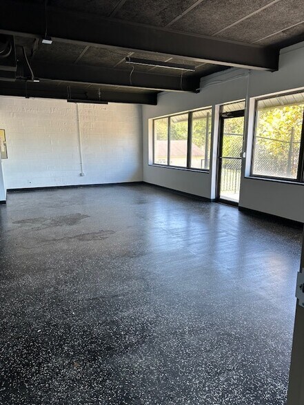 More Photos Of 2725 Franklin Turnpike, Danville Self Storage For Lease