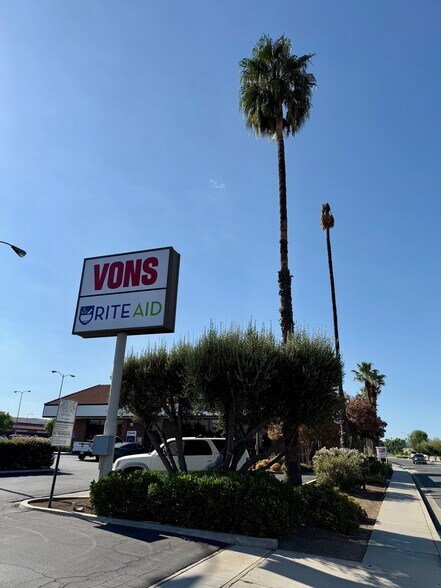 More Photos Of 27350 Sun City Blvd, Menifee Drugstore For Lease