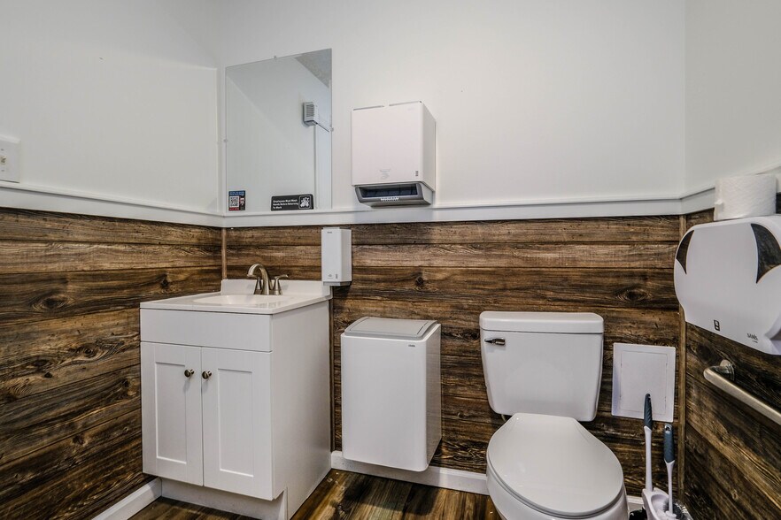 More Photos Of 865 John Marshall Hwy, Front Royal Restaurant For Sale