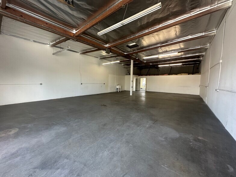 More Photos Of 2001 3rd St, Riverside Warehouse For Lease