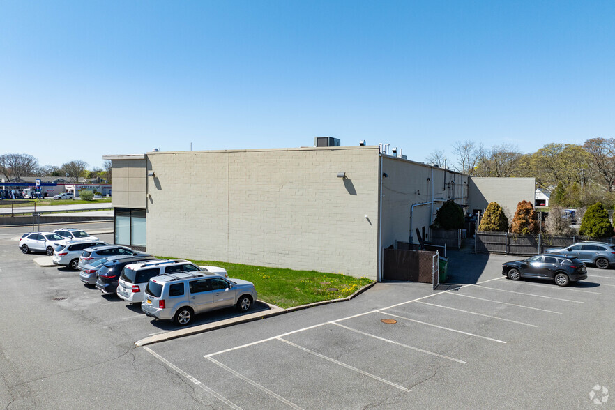 More Photos Of 4773 Sunrise Hwy, Bohemia Storefront For Lease